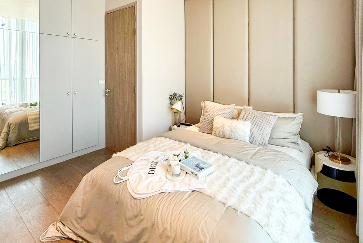 Luxury 2-bedroom duplex condo for sale at Park Origin Phrom Phong, 88 sqm on the 45th floor, fully furnished with exclusive Christian Dior decor. Stunning panoramic city views. Walk to BTS Phrom Phong and EmQuartier. Only 19.99 MB.