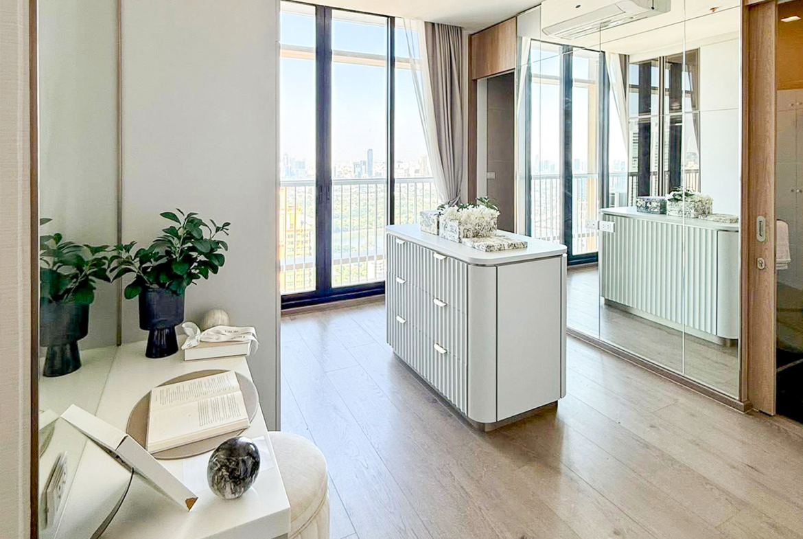 Luxury 2-bedroom duplex condo for sale at Park Origin Phrom Phong, 88 sqm on the 45th floor, fully furnished with exclusive Christian Dior decor. Stunning panoramic city views. Walk to BTS Phrom Phong and EmQuartier. Only 19.99 MB.