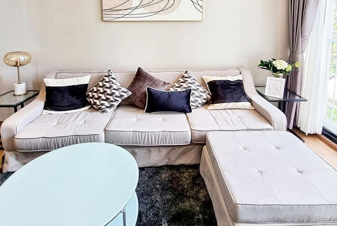 Modern 2-bedroom condo for rent at Park Origin 24, Phrom Phong. Fully furnished, garden view, 52 sqm, luxury amenities, near BTS & EM District. Rent: 45,000 THB/month.