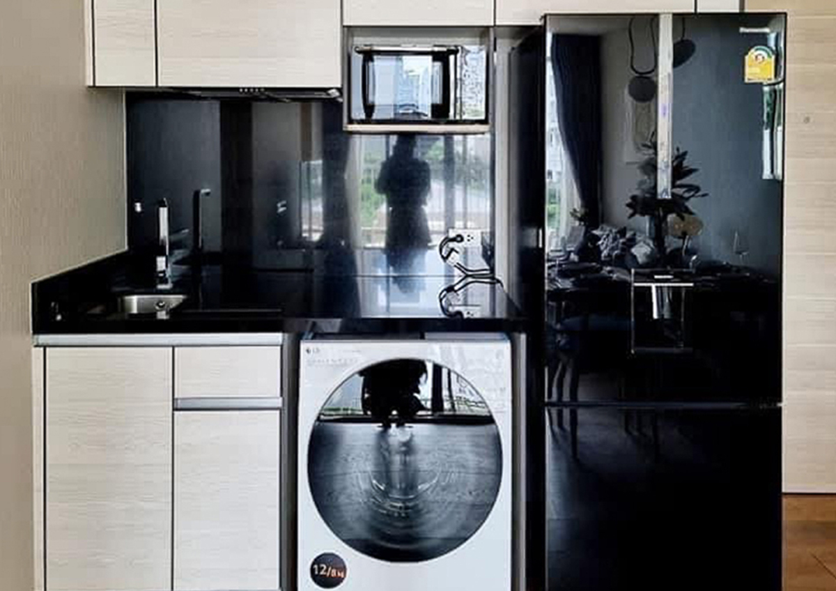 Modern 2-bedroom condo for rent at Park Origin 24, Phrom Phong. Fully furnished, garden view, 52 sqm, luxury amenities, near BTS & EM District. Rent: 45,000 THB/month.