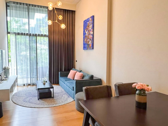 Modern 2-bedroom duplex for rent at Siamese Exclusive Sukhumvit 31, Phrom Phong. Fully furnished, private lift, low floor. 65,000 THB/month. Great facilities, near BTS.