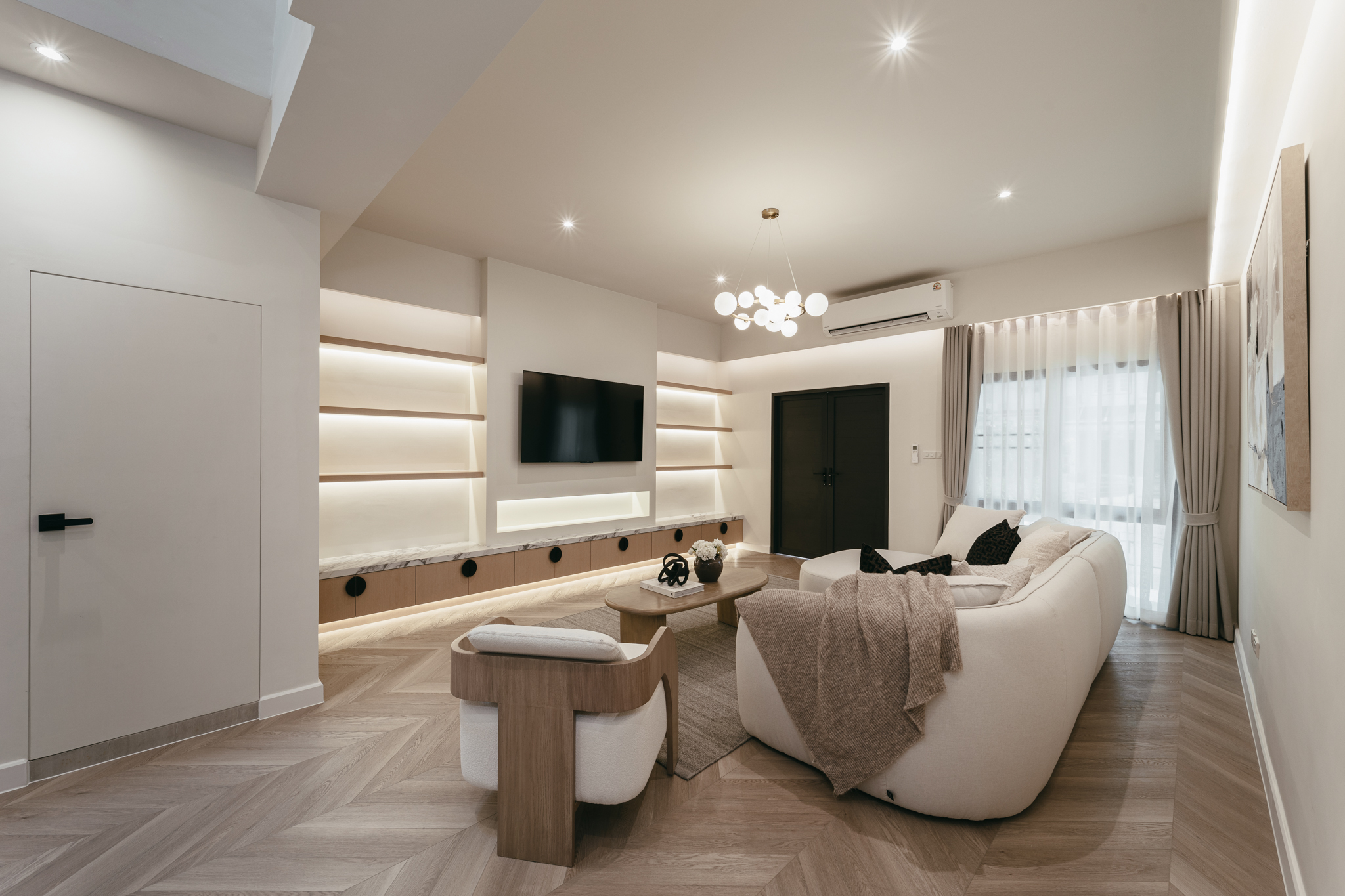 Luxury Townhome for Rent or Sale Near Ekkamai–Thonglor | Walk to BTS Phra Khanong
