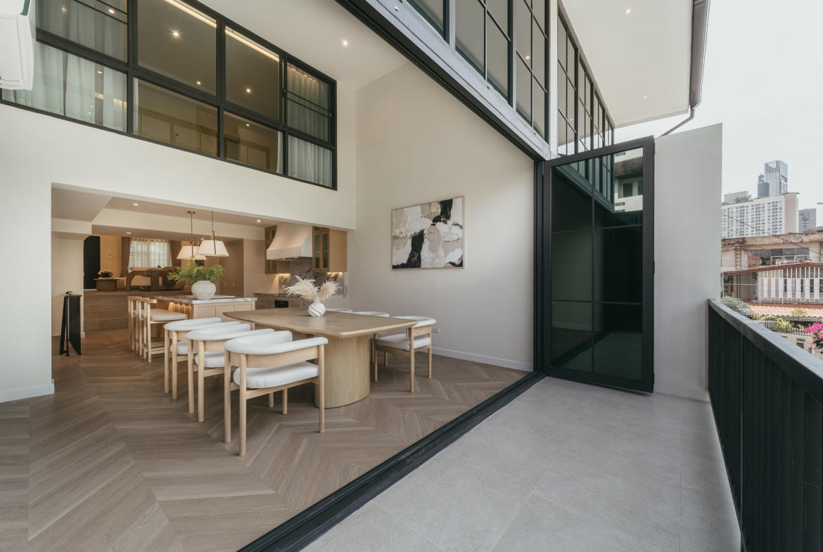 Luxury Townhome for Rent or Sale Near Ekkamai–Thonglor | Walk to BTS Phra Khanong