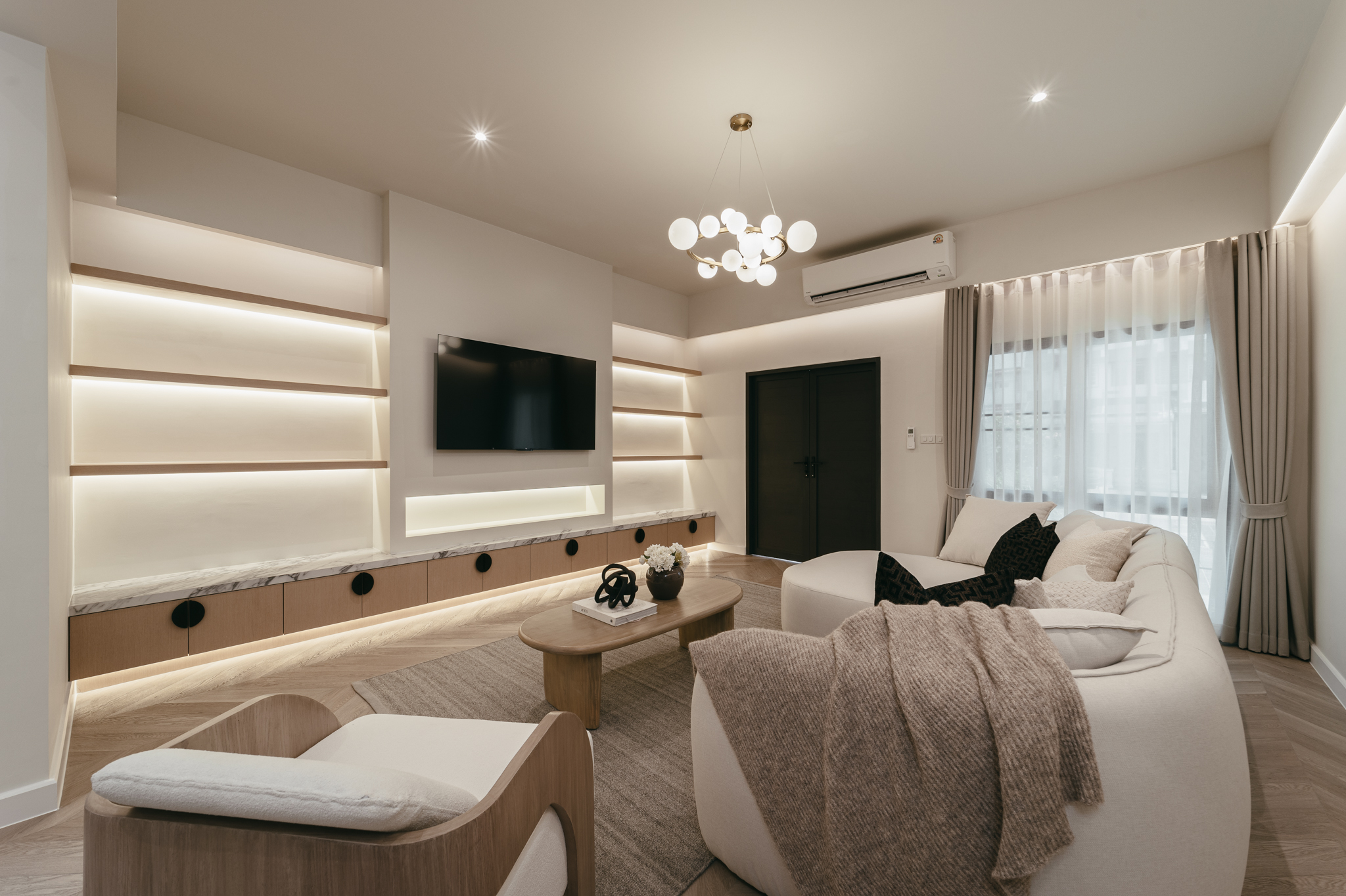 Luxury Townhome for Rent or Sale Near Ekkamai–Thonglor | Walk to BTS Phra Khanong