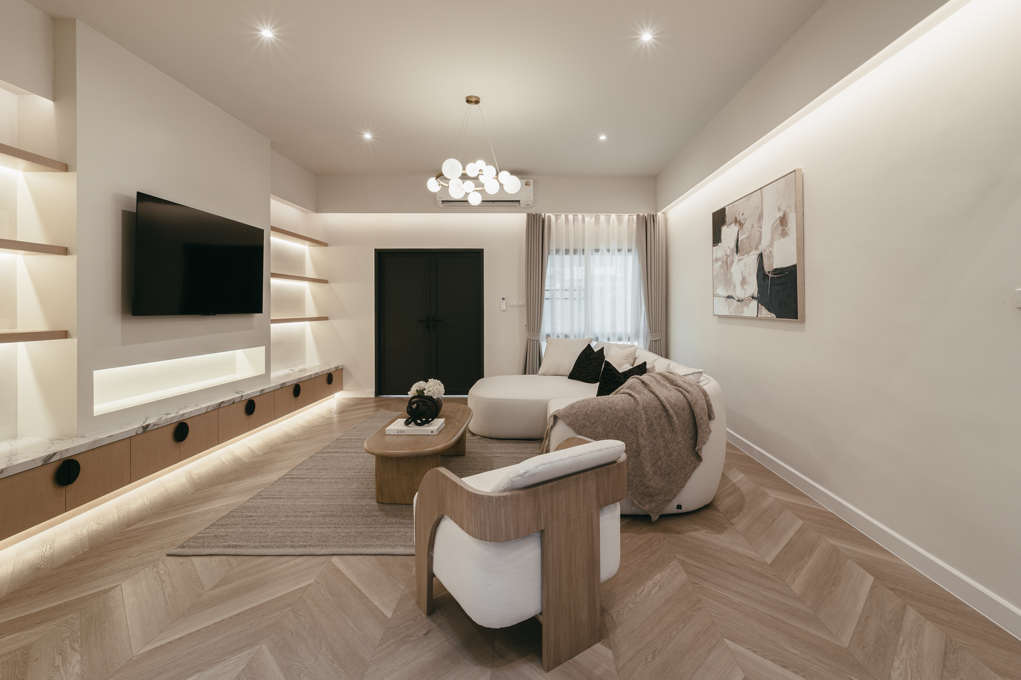 Luxury Townhome for Rent or Sale Near Ekkamai–Thonglor | Walk to BTS Phra Khanong