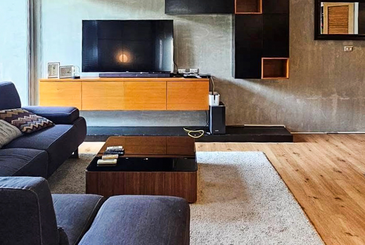 Spacious 2-bedroom condo for rent at Von Napa Sukhumvit 38, just steps from BTS Thong Lor. 105 sqm, modern design, rooftop pool, gym, parking. Rent 55,000 THB/month.