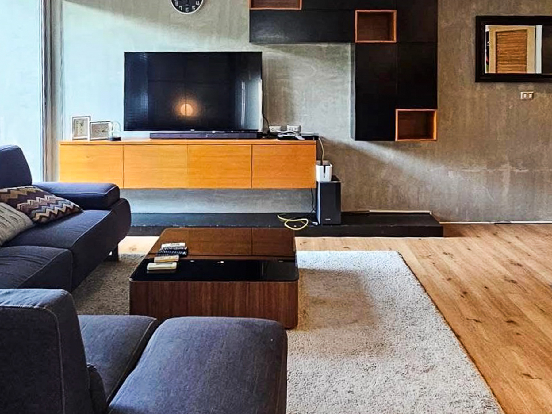 Spacious 2-bedroom condo for rent at Von Napa Sukhumvit 38, just steps from BTS Thong Lor. 105 sqm, modern design, rooftop pool, gym, parking. Rent 55,000 THB/month.