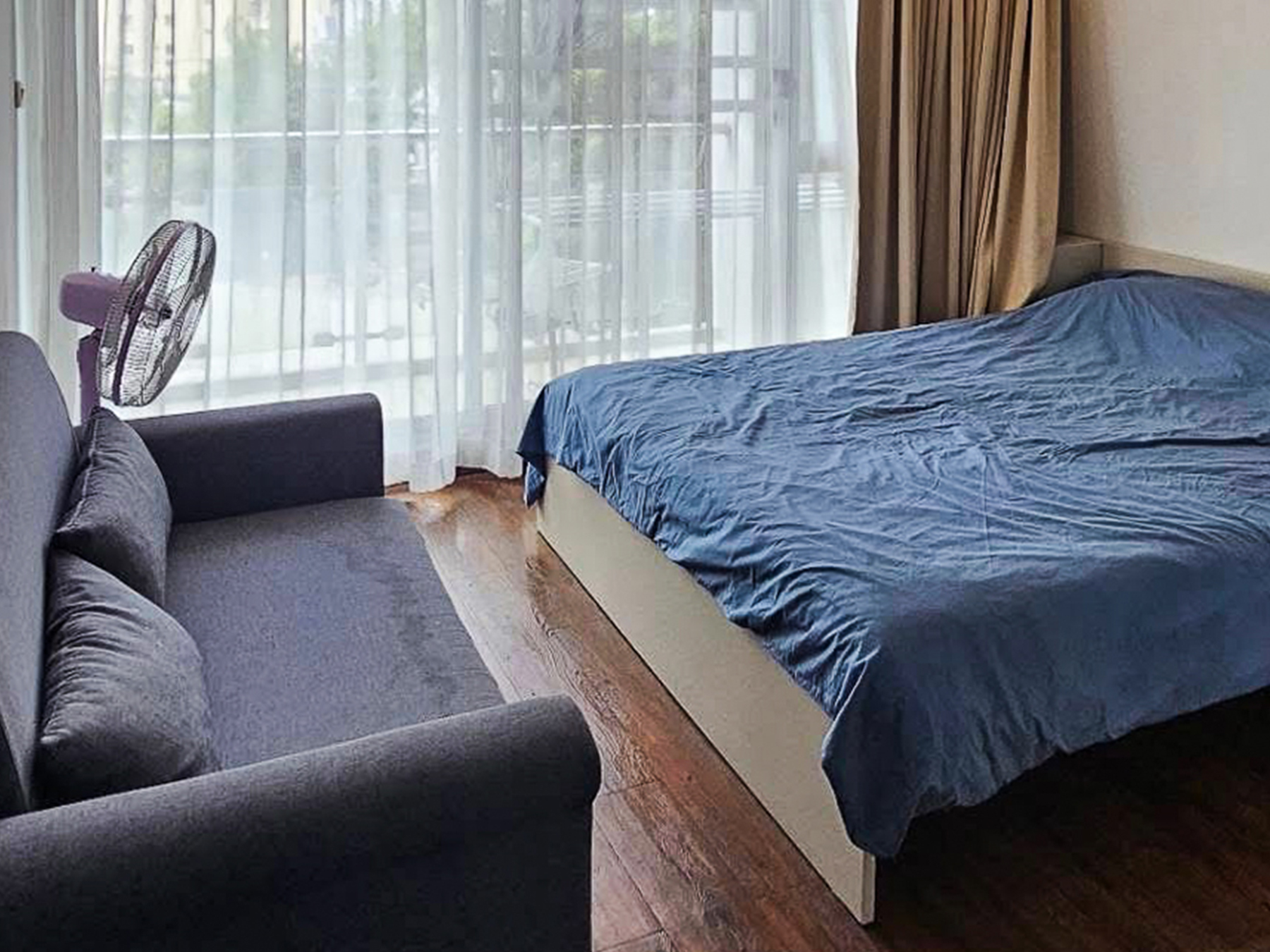 Spacious 2-bedroom condo for rent at Von Napa Sukhumvit 38, just steps from BTS Thong Lor. 105 sqm, modern design, rooftop pool, gym, parking. Rent 55,000 THB/month.