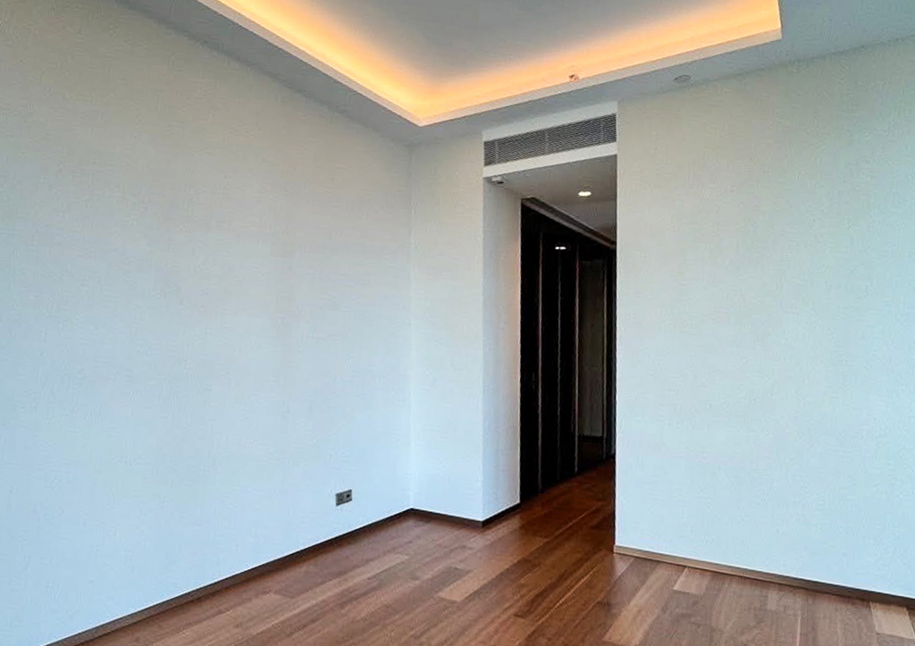 Luxury 2-bedroom condo for sale at The Estelle Phrom Phong, Sukhumvit 26. 102 sq.m, 18th floor, private elevator, pet friendly. Prime location near BTS Phrom Phong. Price: 35,735,000 THB.
