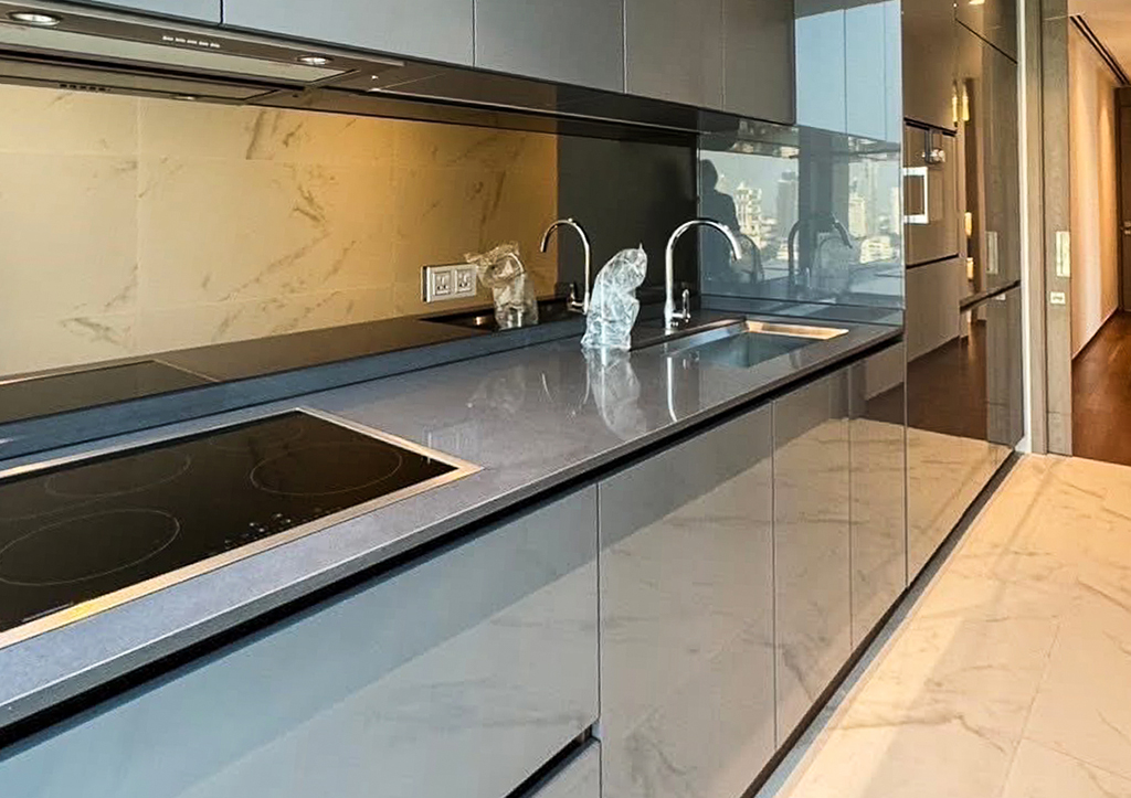 Luxury 2-bedroom condo for sale at The Estelle Phrom Phong, Sukhumvit 26. 102 sq.m, 18th floor, private elevator, pet friendly. Prime location near BTS Phrom Phong. Price: 35,735,000 THB.