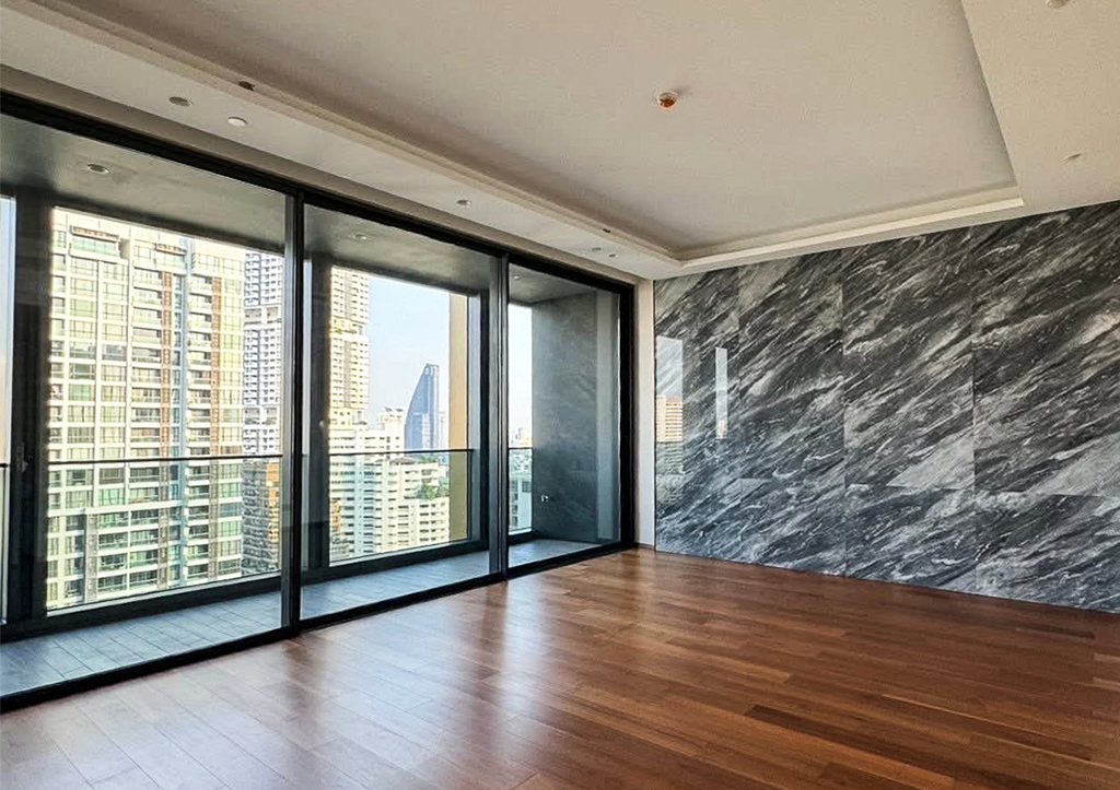 Luxury 2-bedroom condo for sale at The Estelle Phrom Phong, Sukhumvit 26. 102 sq.m, 18th floor, private elevator, pet friendly. Prime location near BTS Phrom Phong. Price: 35,735,000 THB.