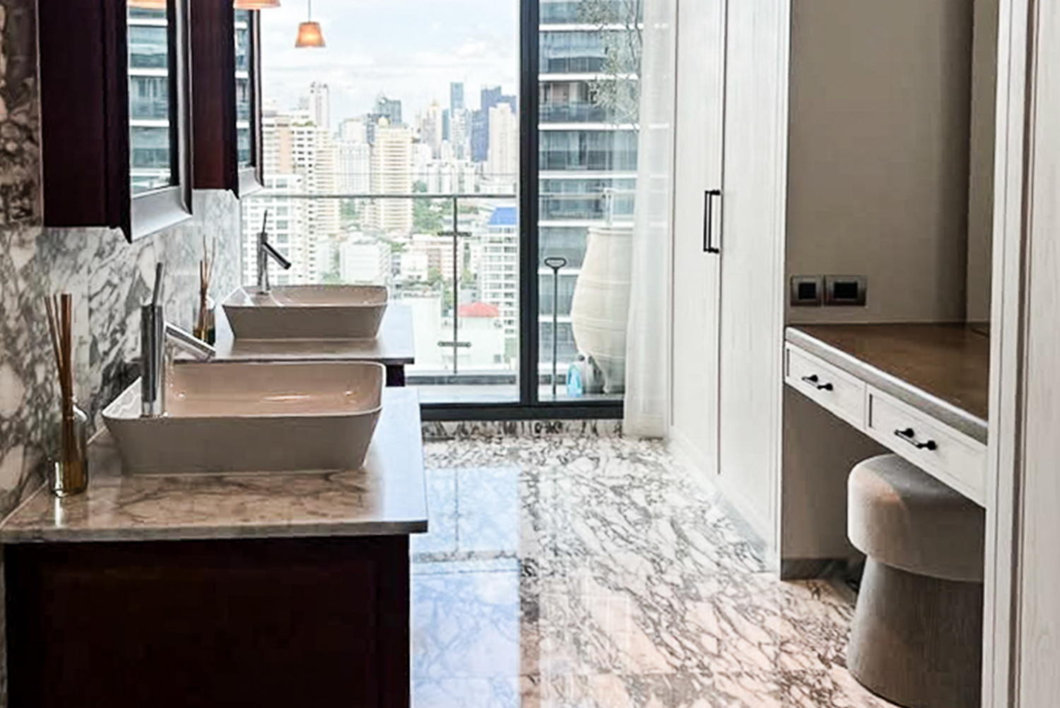 Luxury 3-bedroom corner condo for sale or rent at Khun by Yoo Thonglor 12. High floor, 149.5 sqm, marble kitchen, city views. Sale: 75MB, Rent: 275,000 THB/month. World-class facilities.