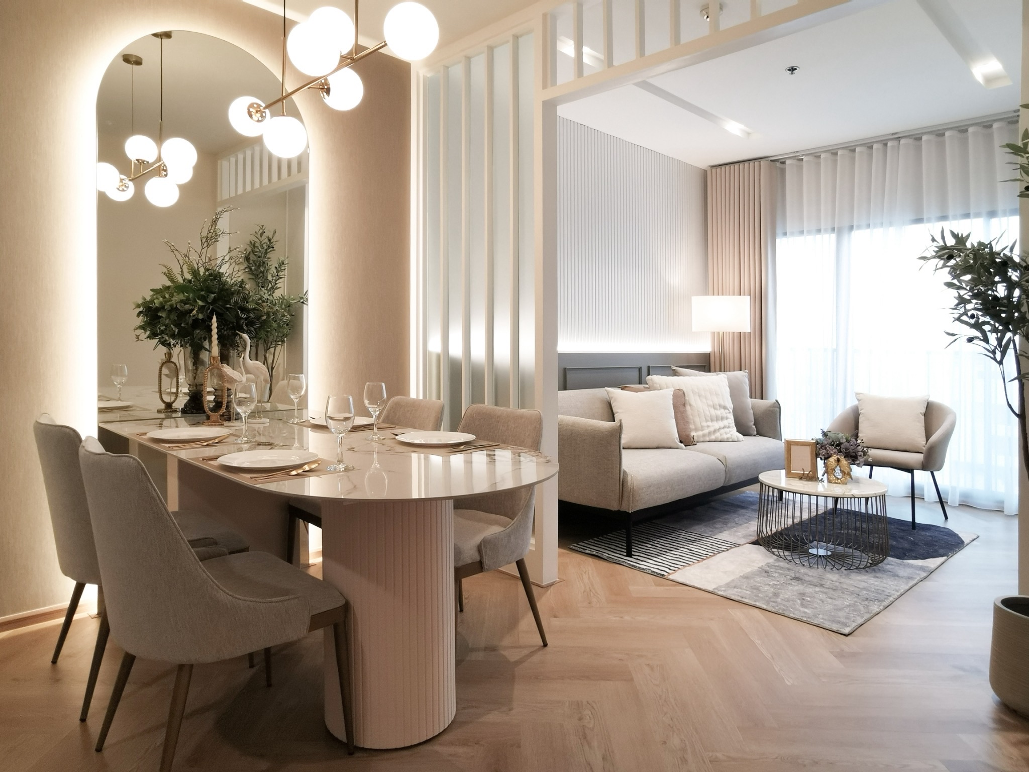 Renovated one-bedroom condo for sale in Phrom Phong, 52 sqm, high floor, unblocked city view, fully furnished, modern interior, with bathtub and top facilities.