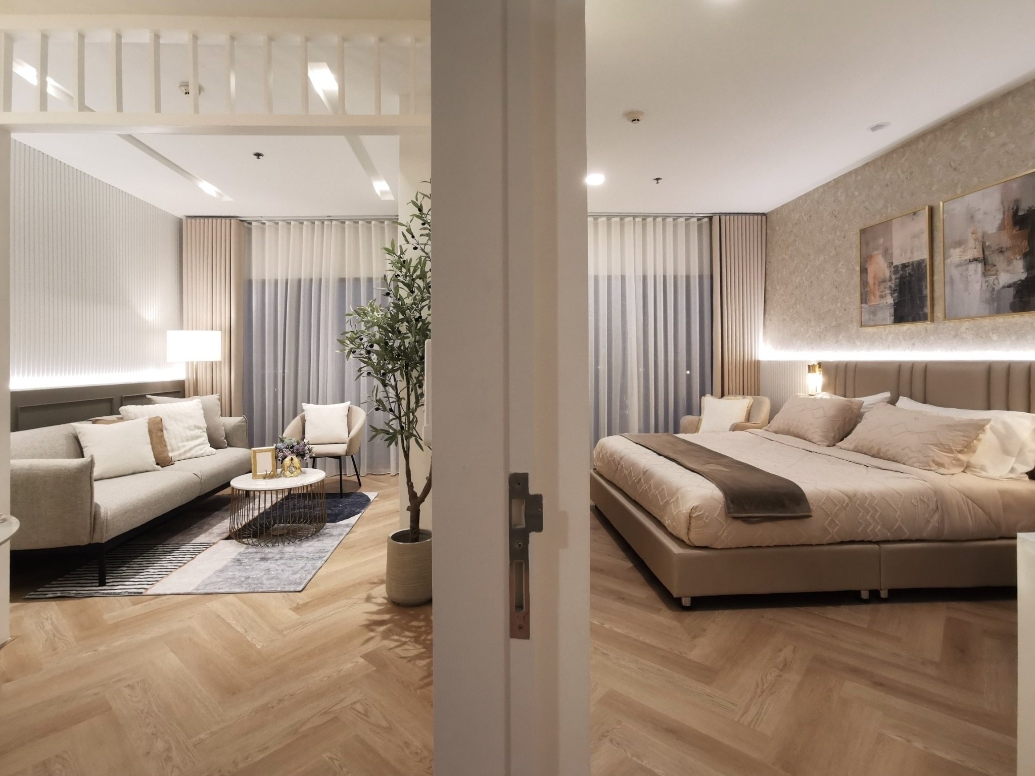 Renovated one-bedroom condo for sale in Phrom Phong, 52 sqm, high floor, unblocked city view, fully furnished, modern interior, with bathtub and top facilities.
