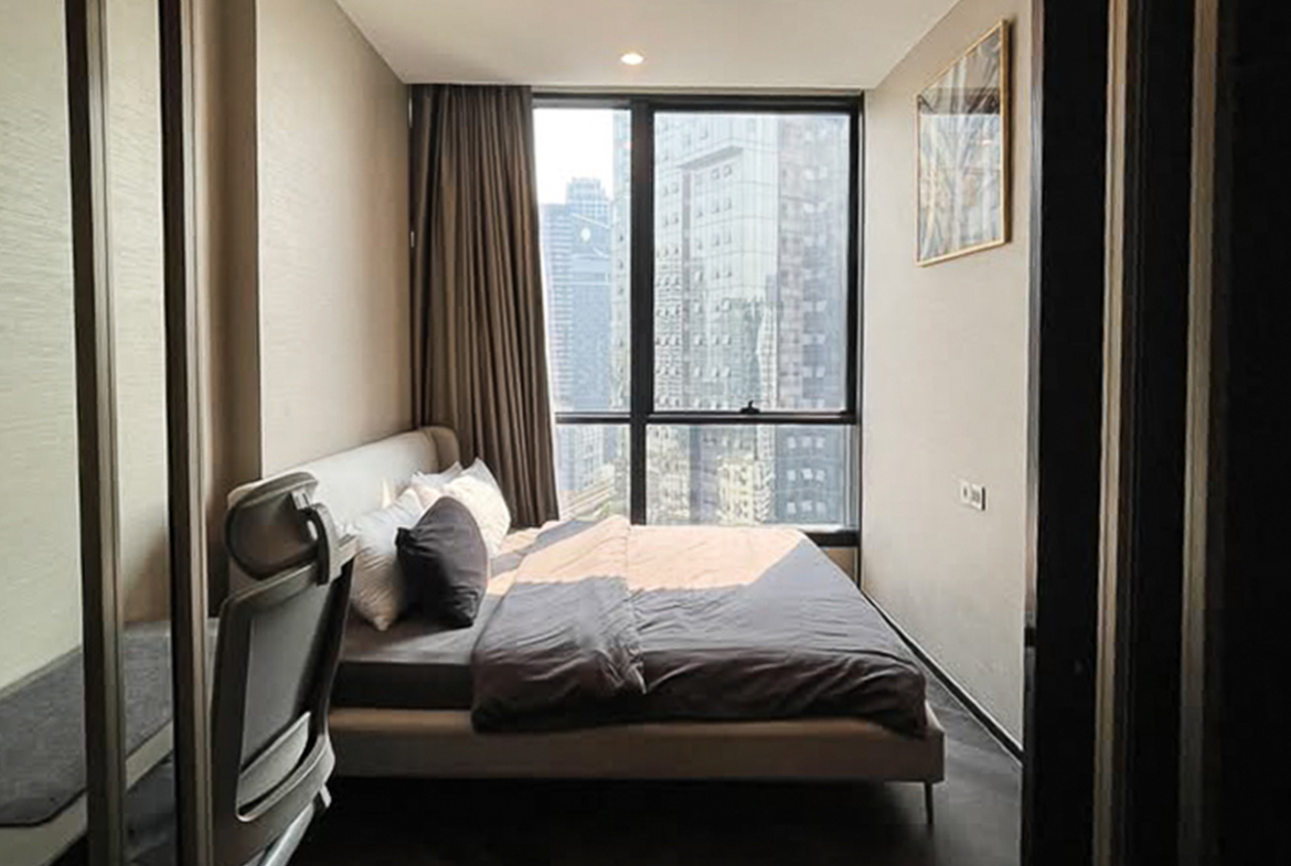Luxury 1-bedroom condo for rent at The ESSE Sukhumvit 36. Fully furnished, 38.5 sqm, on the 14th floor with an unblocked city view. Just 20m from BTS Thonglor. Rent THB 42,000/month.