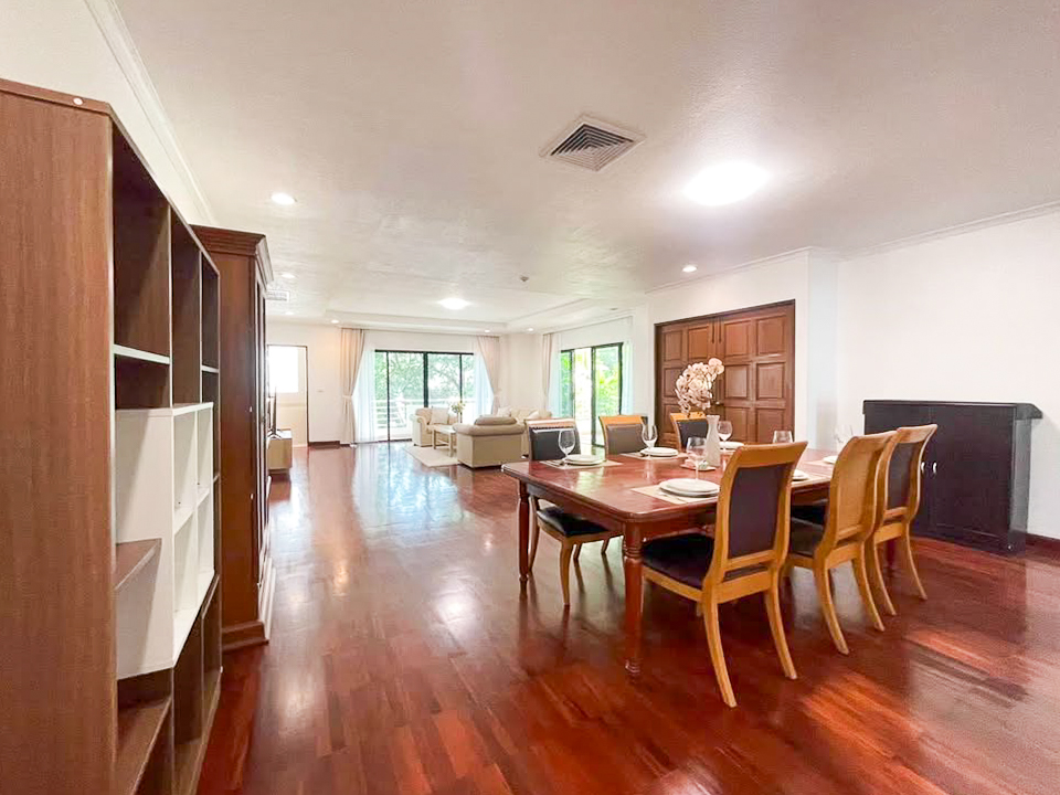 Pet-friendly 3 bed, 3 bath apartment for rent in Thong Lor. 280 sqm with balcony, maid room, full facilities, and greenery views. 120,000 THB/month.