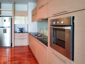 108 sqm 2-bedroom condo for rent on Sukhumvit 55. Fully furnished, high floor, modern kitchen, city view, 50,000 THB/month with full facilities.