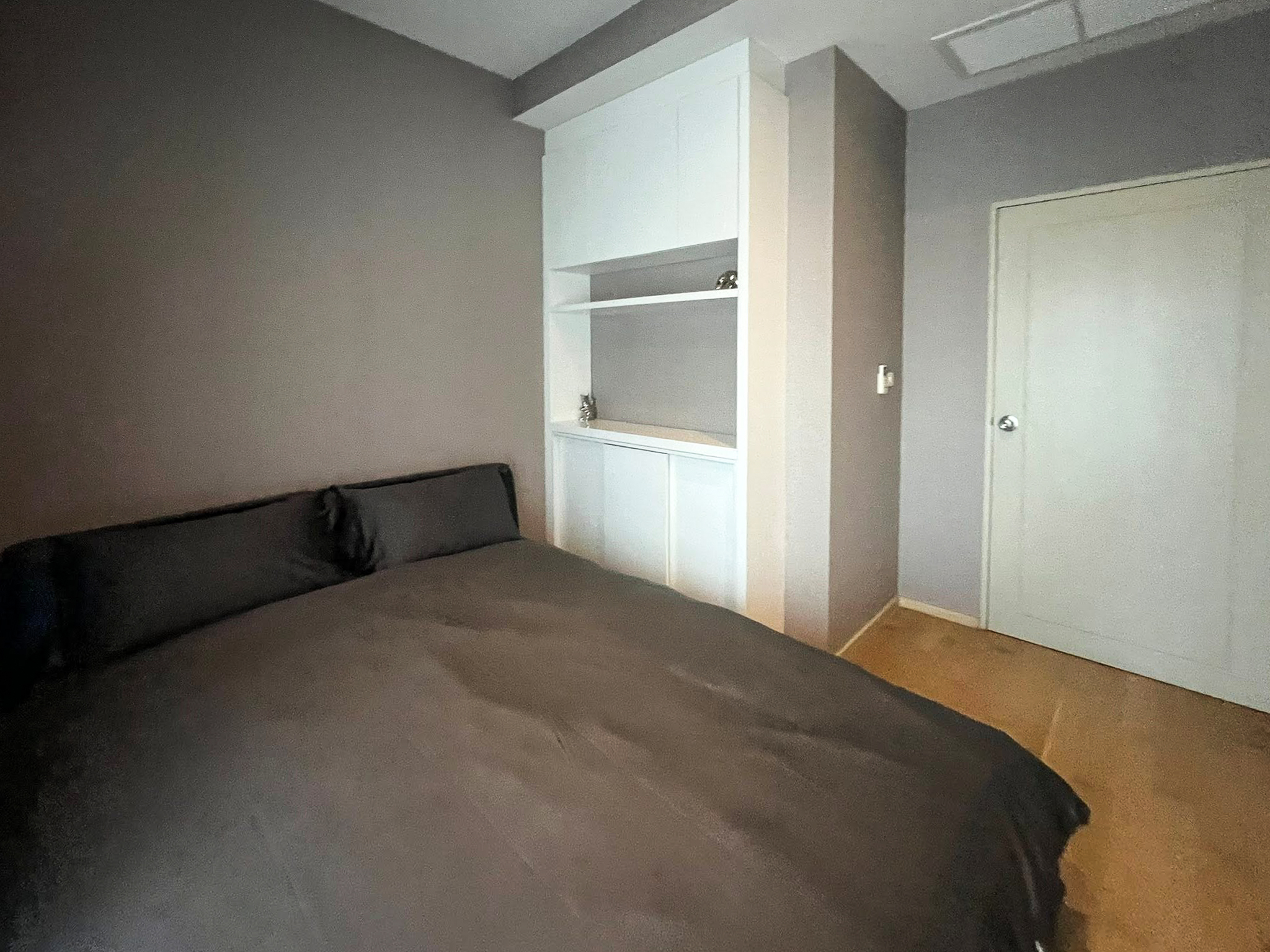 Spacious 2-bedroom, 2-bathroom condo for rent at Noble Reveal Ekkamai. Only 300m from BTS, fully furnished, 75 sqm, with indoor pool and gym. Rent: 60,000 THB/month.