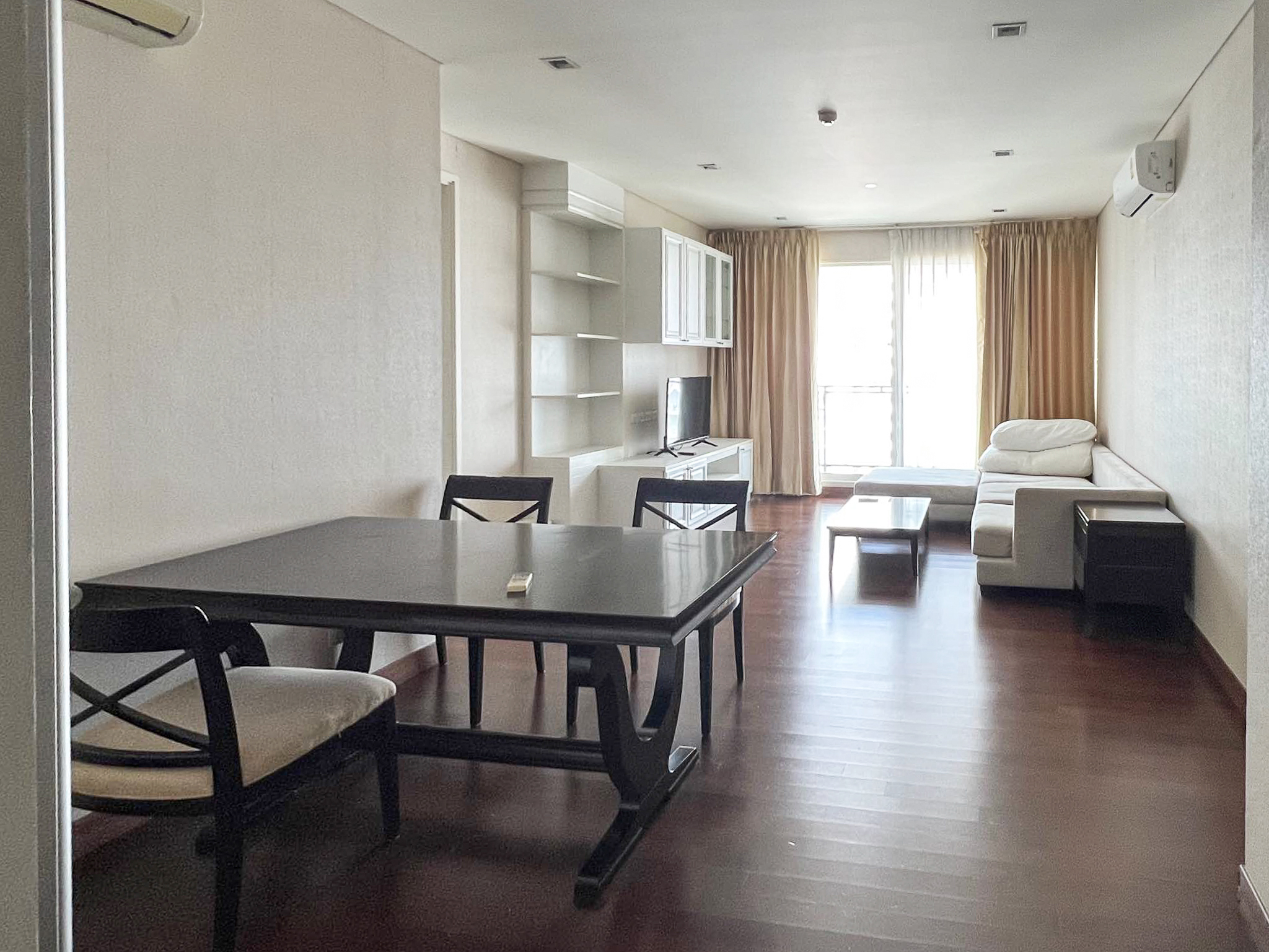 Spacious 2 bedroom, 2 bathroom condo for rent on the 20th floor of Ivy Thonglor. Fully furnished with city views, 85 sqm, modern design, only 50,000 THB/month.