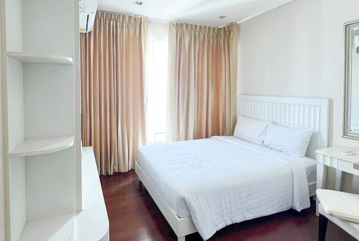 Spacious 2 bedroom, 2 bathroom condo for rent on the 20th floor of Ivy Thonglor. Fully furnished with city views, 85 sqm, modern design, only 50,000 THB/month.