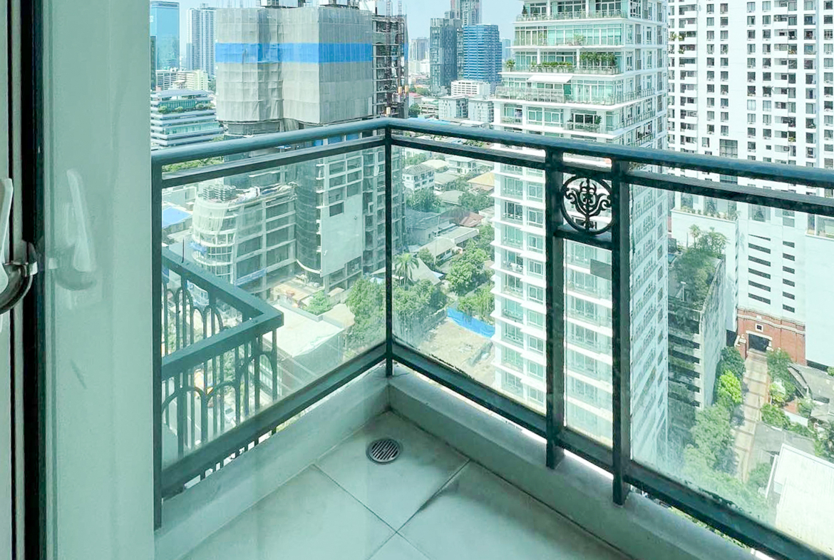 Spacious 2 bedroom, 2 bathroom condo for rent on the 20th floor of Ivy Thonglor. Fully furnished with city views, 85 sqm, modern design, only 50,000 THB/month.