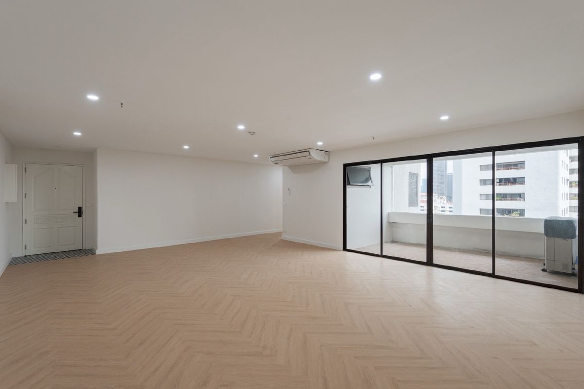 Fully Renovated 3-Bedroom Condo for Sale in Asoke | 174.5 sqm | Near BTS Asoke & MRT Sukhumvit