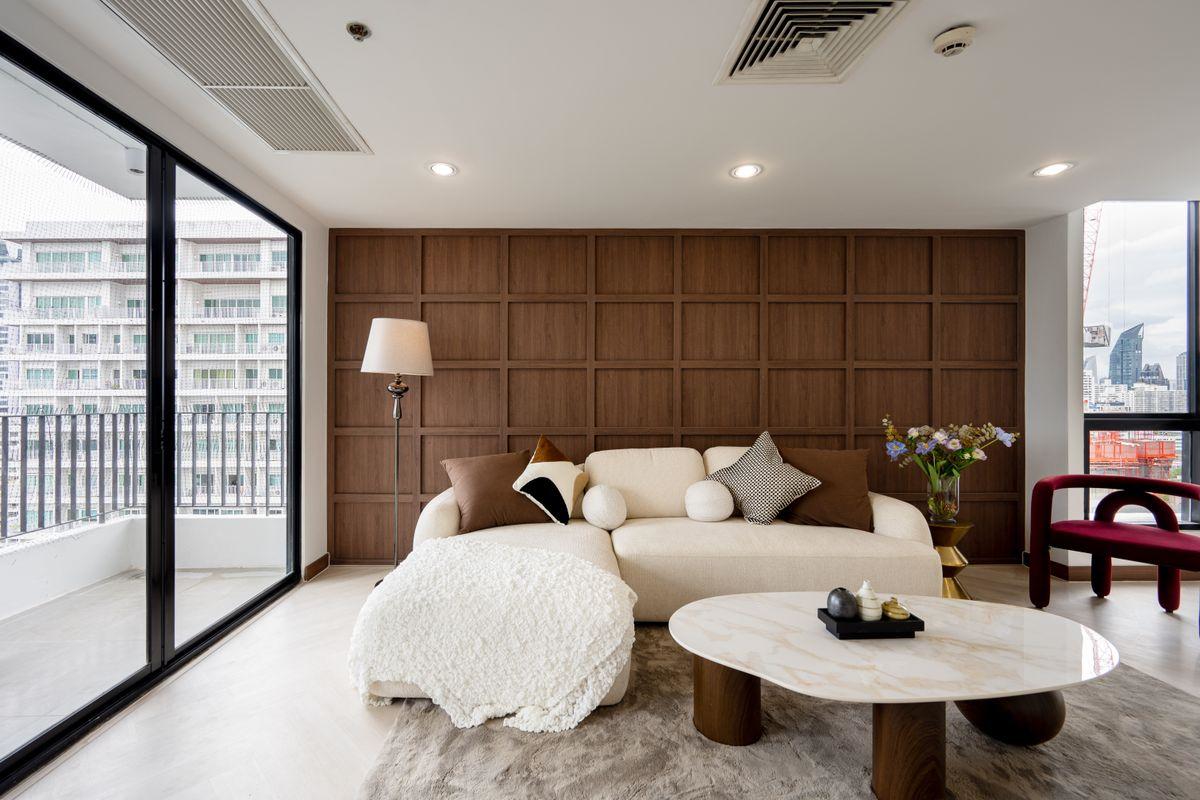 Spacious Renovated Condo in the Heart of Thonglor – House-Like Living in the Sky
