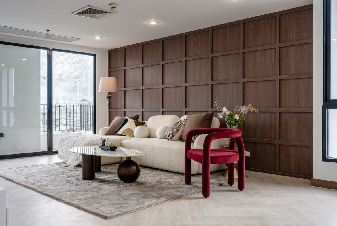 Spacious Renovated Condo in the Heart of Thonglor – House-Like Living in the Sky