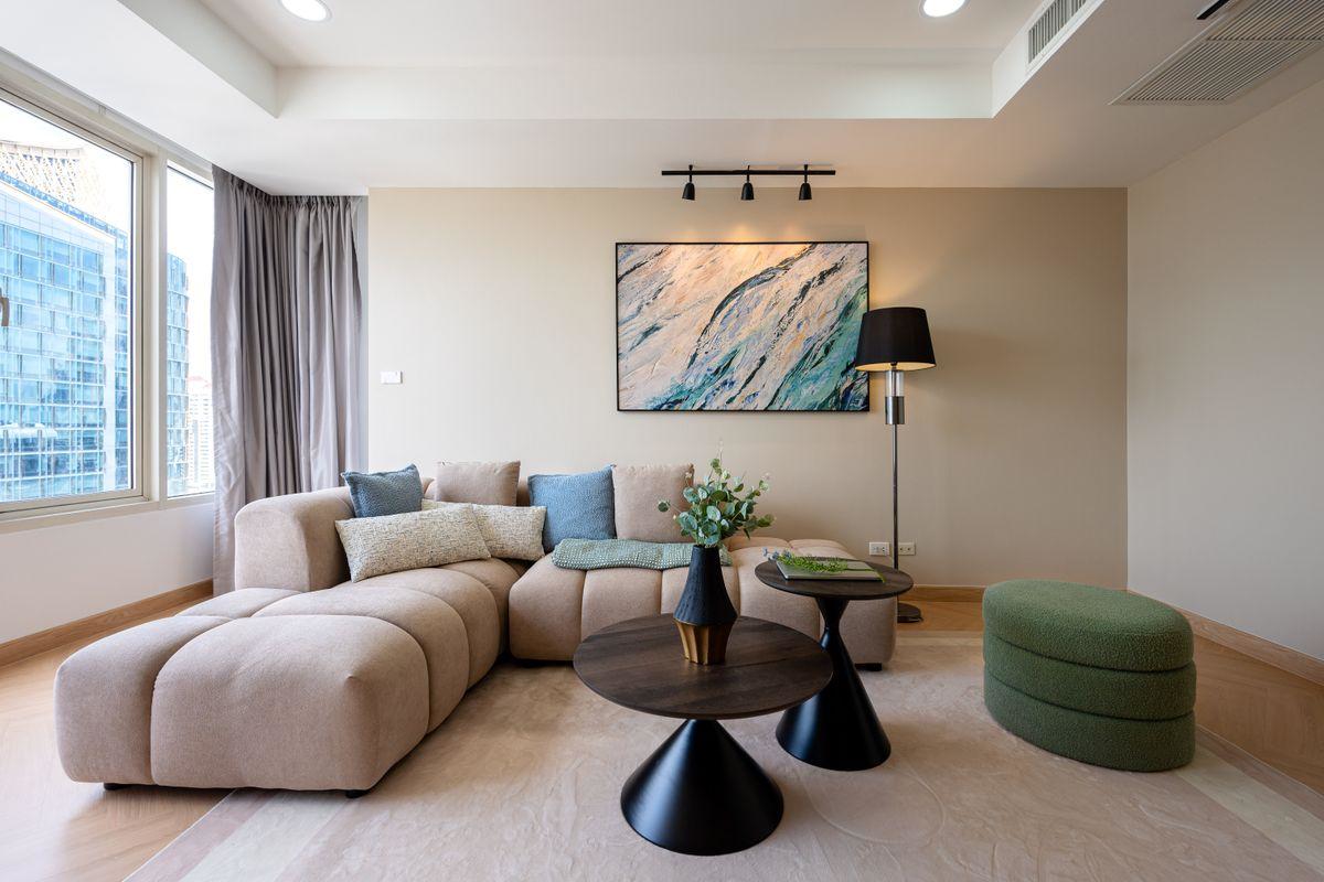 Spacious Renovated Condo for Sale in Thonglor – 2 Bedrooms, High Floor, 90.15 SQM