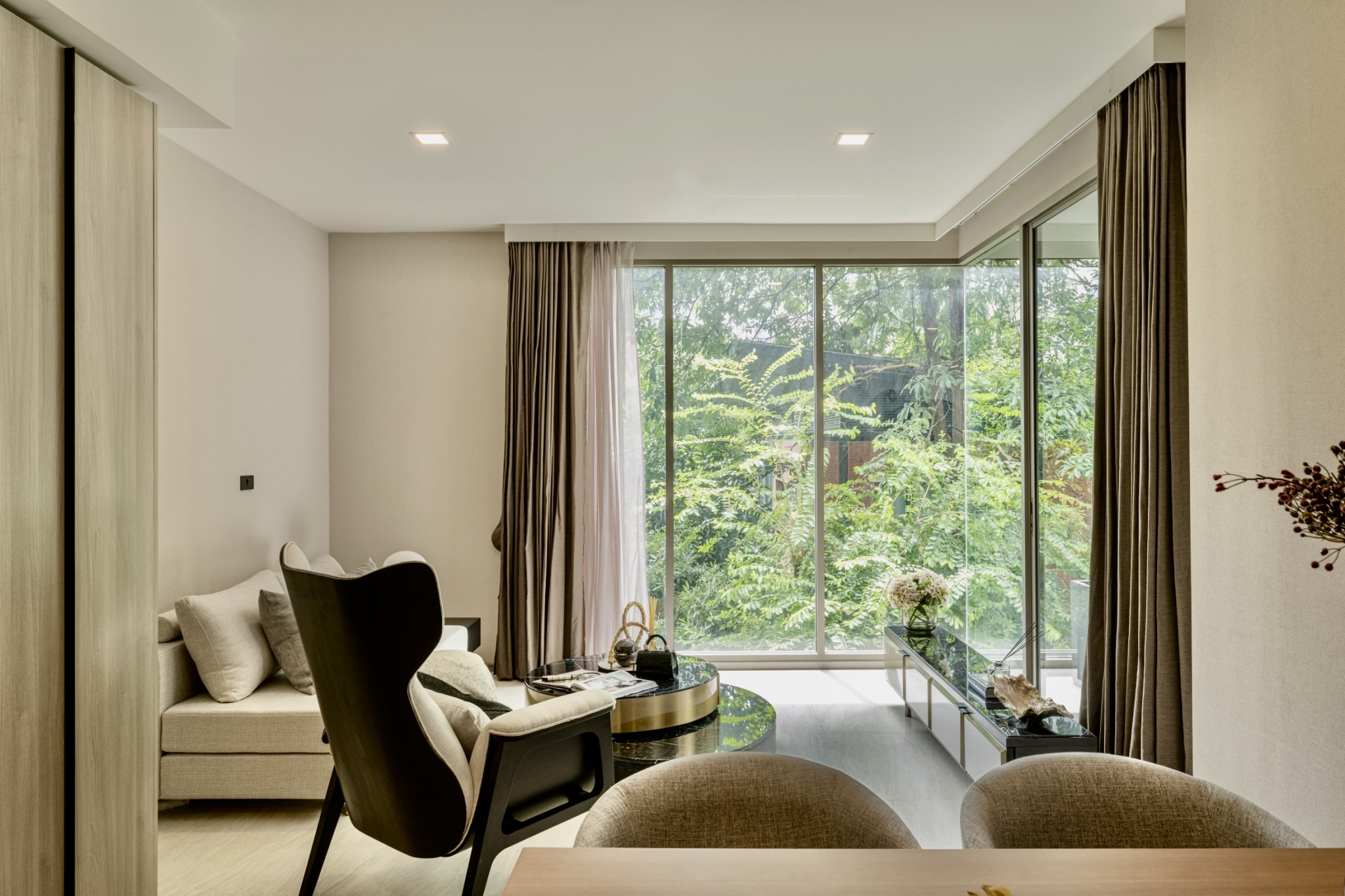 Cozy Two-Bedroom Condo in Sukhumvit 31 – For Rent