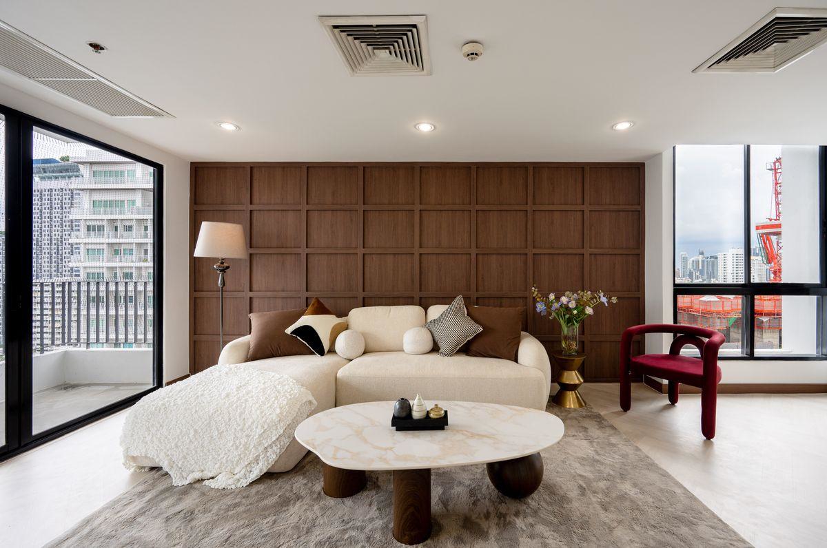 Spacious Renovated Condo in the Heart of Thonglor – House-Like Living in the Sky