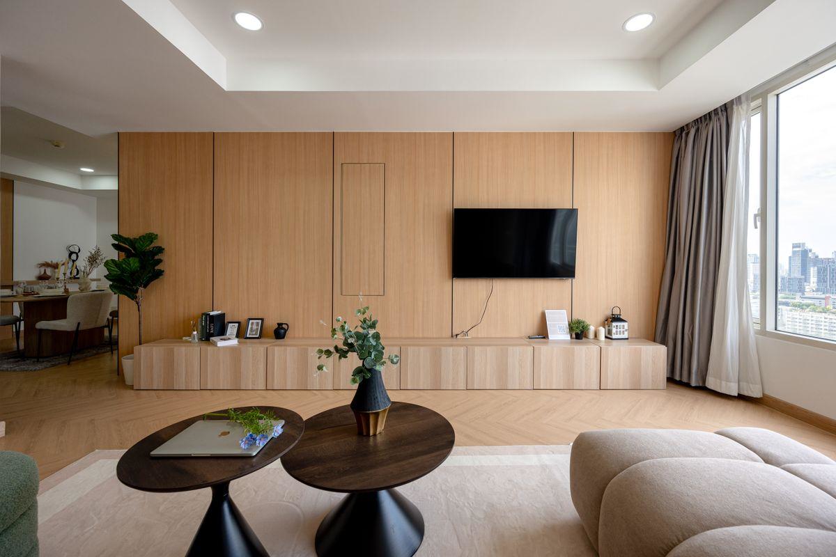 Spacious Renovated Condo for Sale in Thonglor – 2 Bedrooms, High Floor, 90.15 SQM