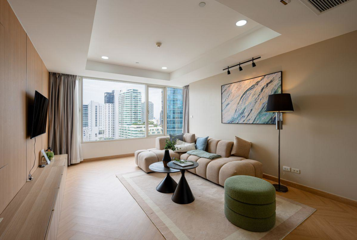 Spacious Renovated Condo for Sale in Thonglor – 2 Bedrooms, High Floor, 90.15 SQM