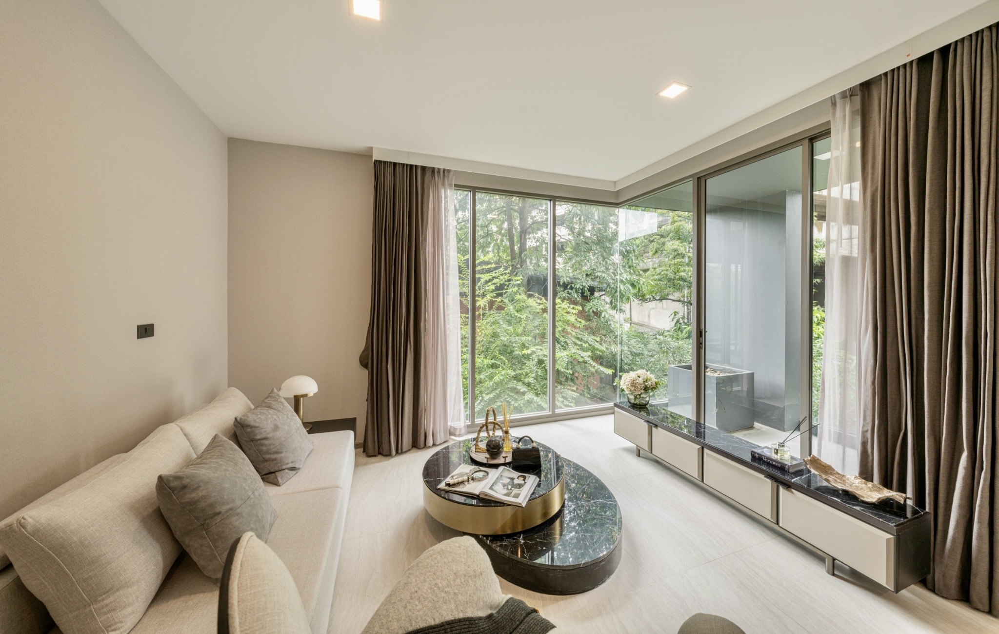 Cozy Two-Bedroom Condo in Sukhumvit 31 – For Rent