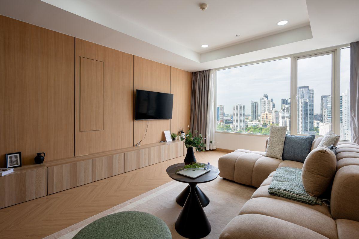 Spacious Renovated Condo for Sale in Thonglor – 2 Bedrooms, High Floor, 90.15 SQM