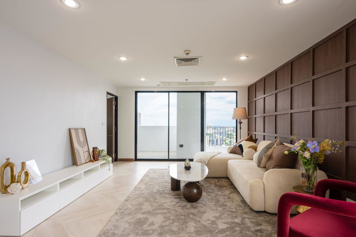 Spacious Renovated Condo in the Heart of Thonglor – House-Like Living in the Sky