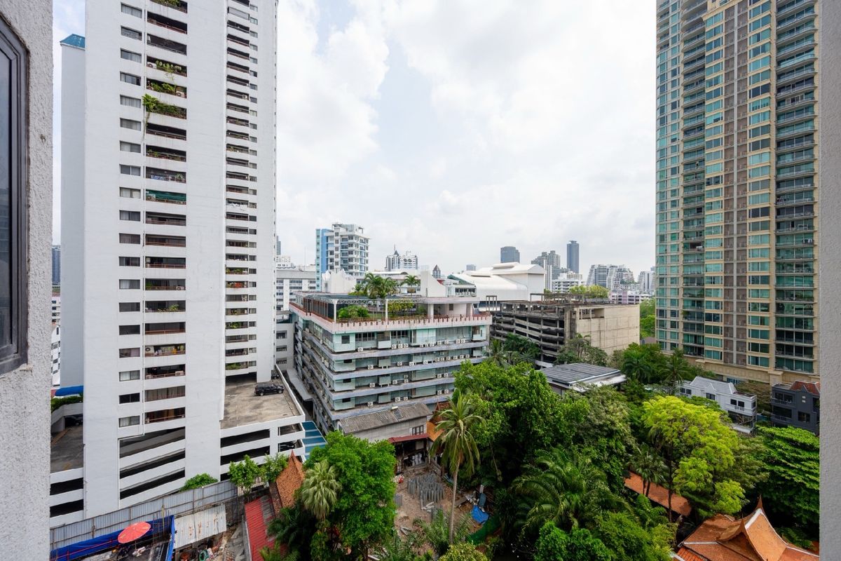 Fully Renovated 3-Bedroom Condo for Sale in Asoke | 174.5 sqm | Near BTS Asoke & MRT Sukhumvit