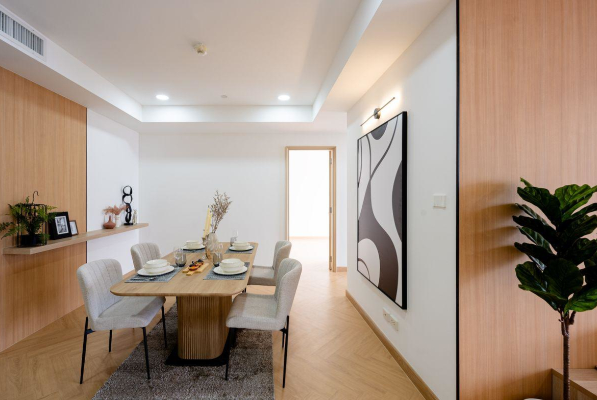 Spacious Renovated Condo for Sale in Thonglor – 2 Bedrooms, High Floor, 90.15 SQM