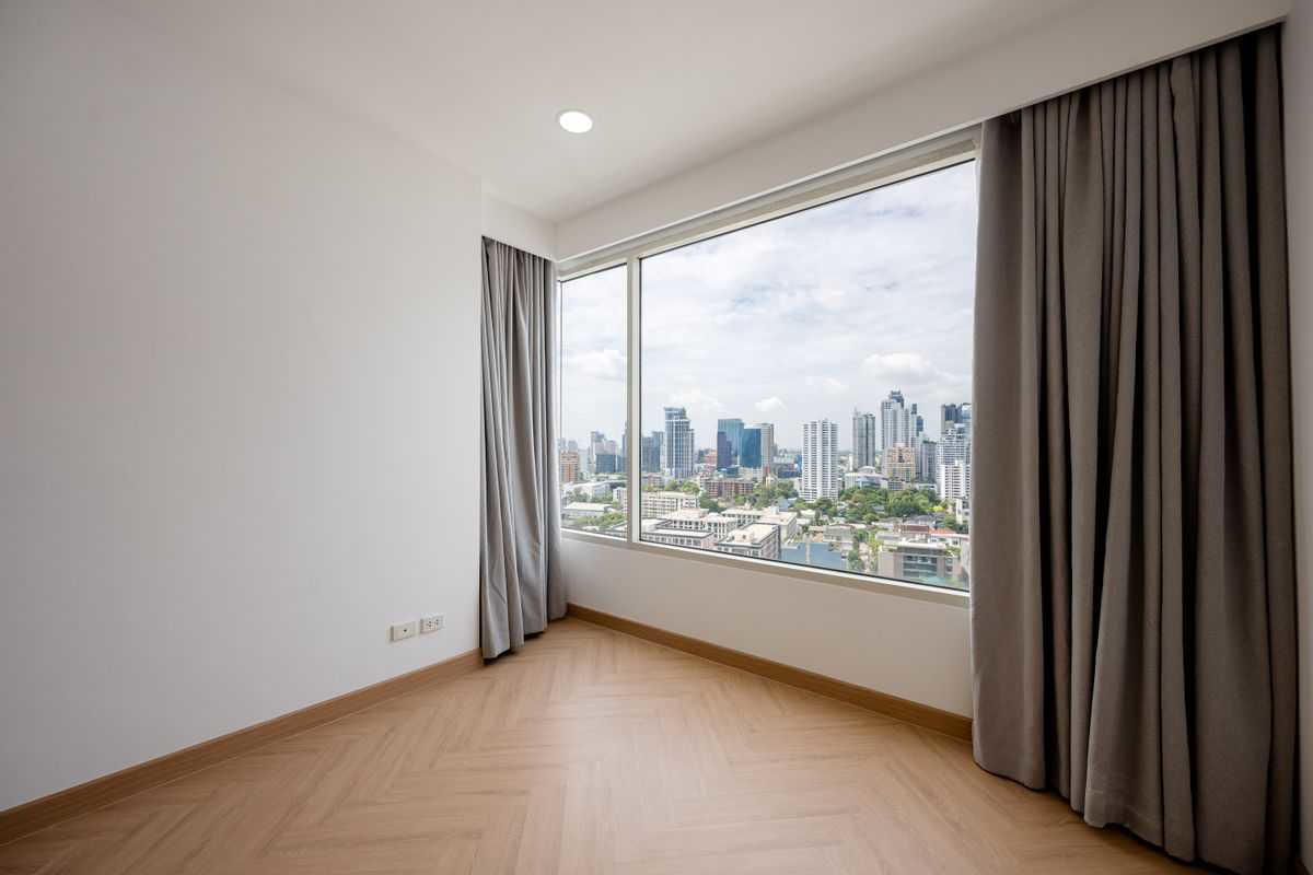 Spacious Renovated Condo for Sale in Thonglor – 2 Bedrooms, High Floor, 90.15 SQM