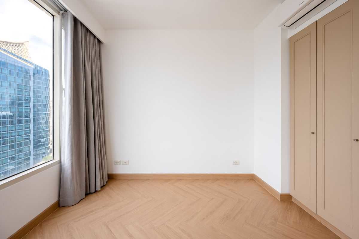 Spacious Renovated Condo for Sale in Thonglor – 2 Bedrooms, High Floor, 90.15 SQM