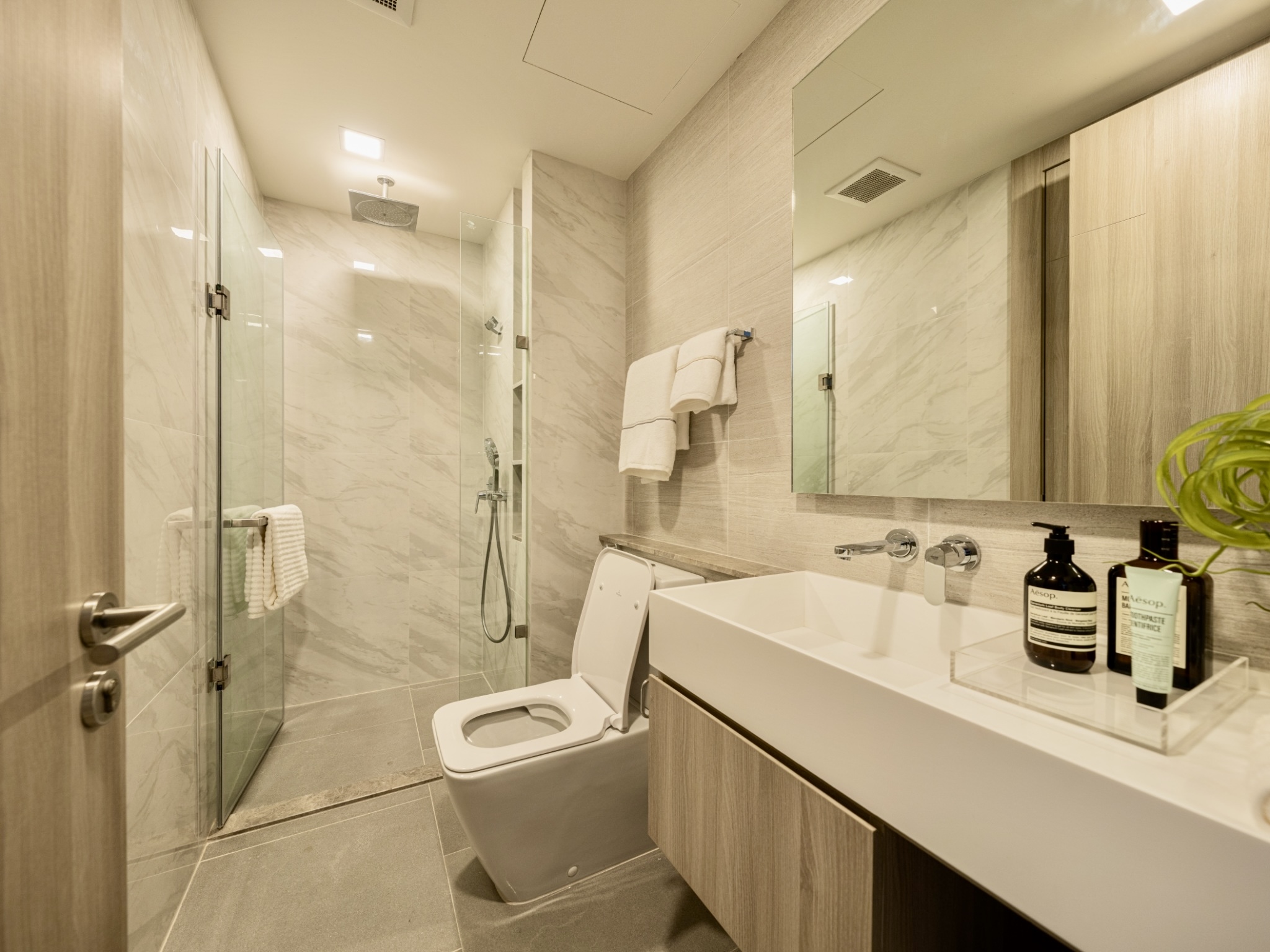 Cozy Two-Bedroom Condo in Sukhumvit 31 – For Rent