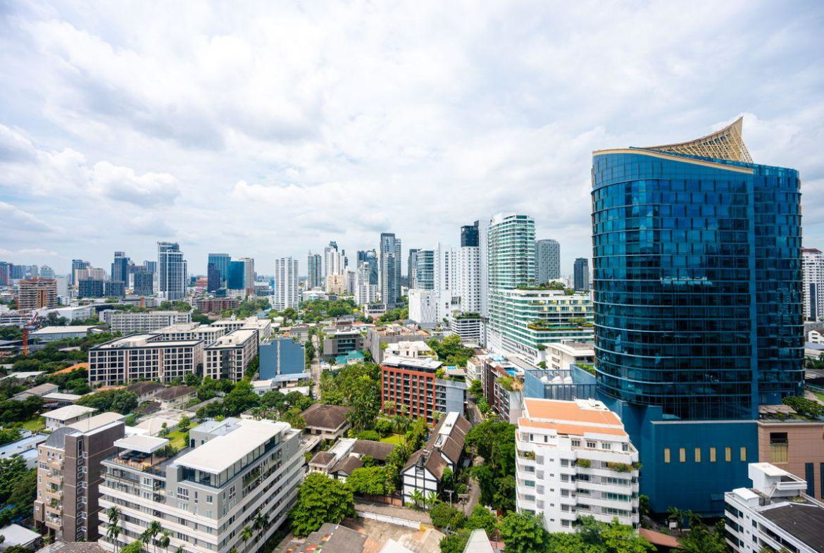 Spacious Renovated Condo for Sale in Thonglor – 2 Bedrooms, High Floor, 90.15 SQM