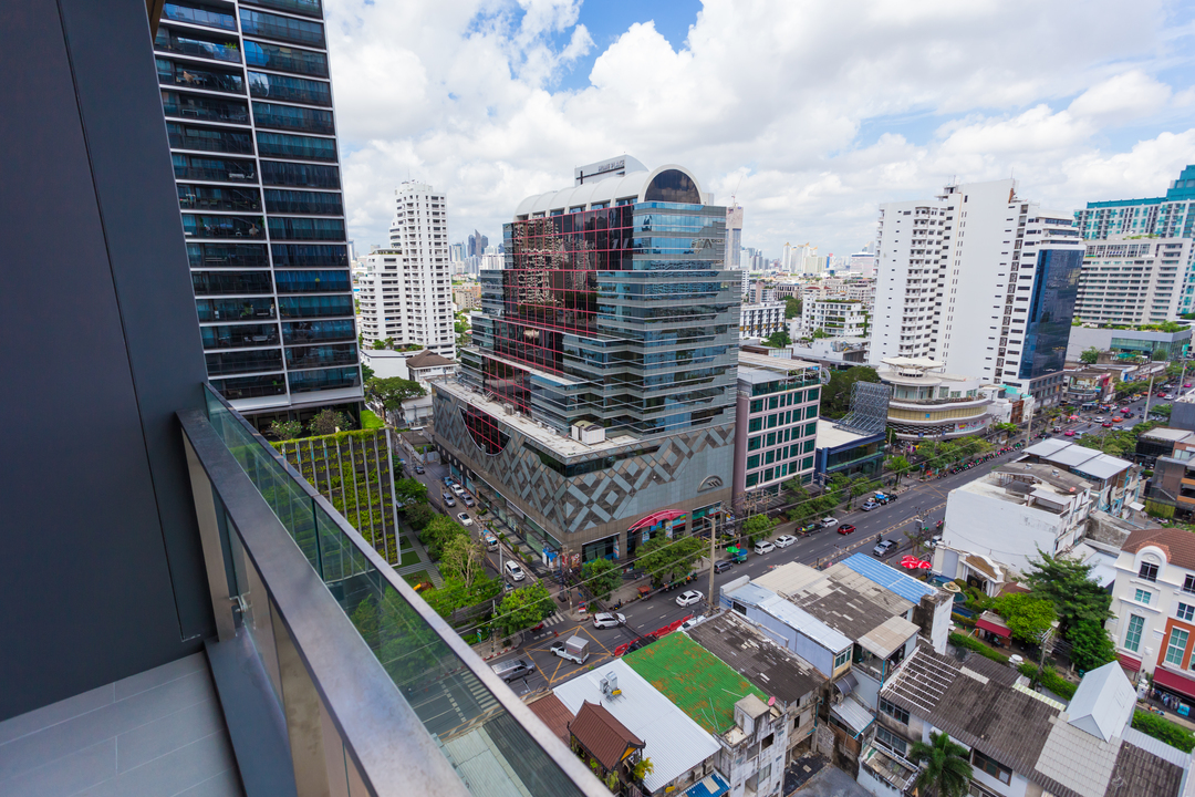 Stunning One Bedroom Condo at Khun by Yoo, Thong Lor