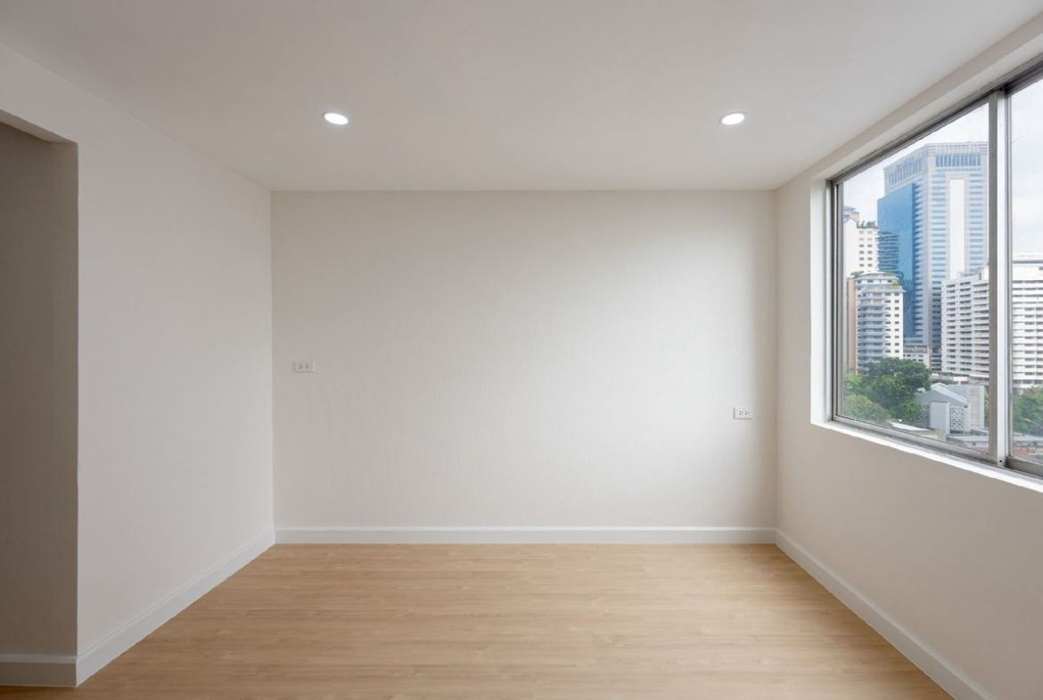 Fully Renovated 3-Bedroom Condo for Sale in Asoke | 174.5 sqm | Near BTS Asoke & MRT Sukhumvit