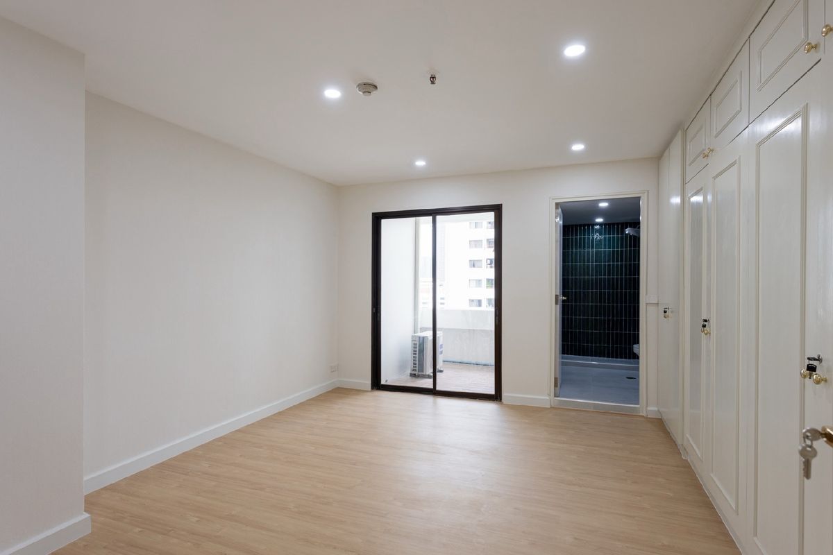 Fully Renovated 3-Bedroom Condo for Sale in Asoke | 174.5 sqm | Near BTS Asoke & MRT Sukhumvit