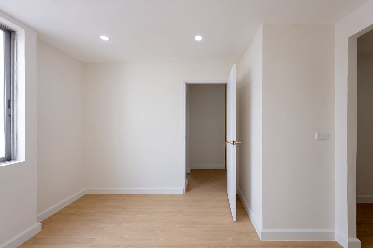 Fully Renovated 3-Bedroom Condo for Sale in Asoke | 174.5 sqm | Near BTS Asoke & MRT Sukhumvit
