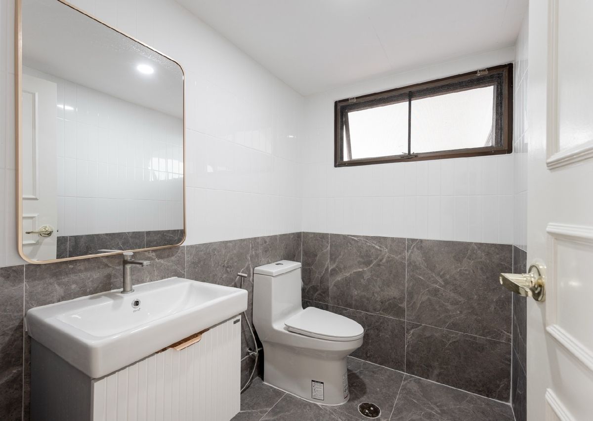 Fully Renovated 3-Bedroom Condo for Sale in Asoke | 174.5 sqm | Near BTS Asoke & MRT Sukhumvit