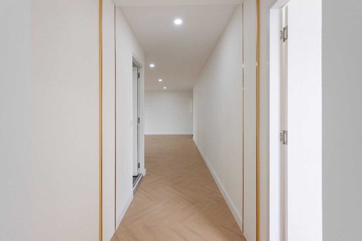 Fully Renovated 3-Bedroom Condo for Sale in Asoke | 174.5 sqm | Near BTS Asoke & MRT Sukhumvit