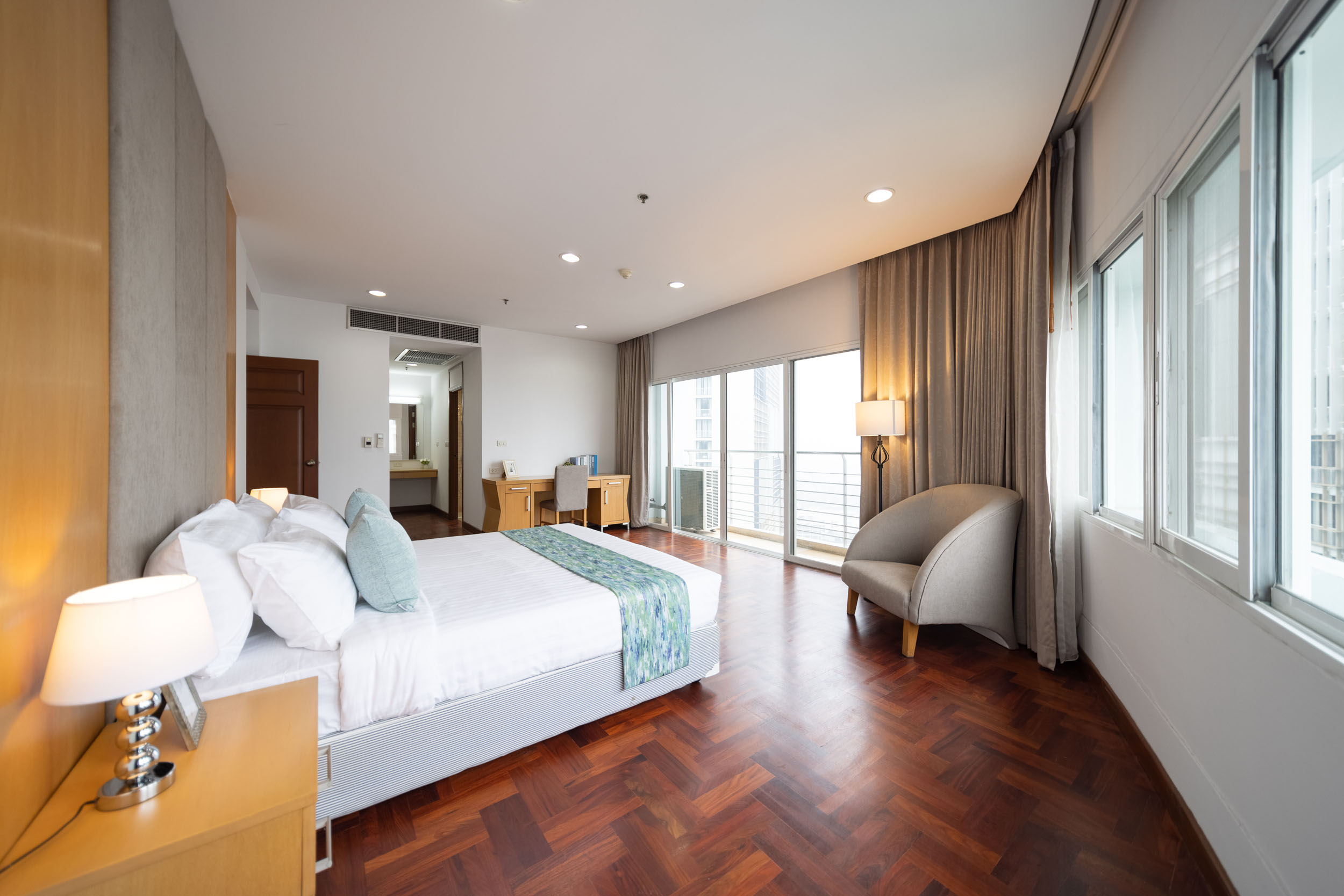 Luxury 3-Bedroom Apartment Sukhumvit 24 for Rent | 250 SQM