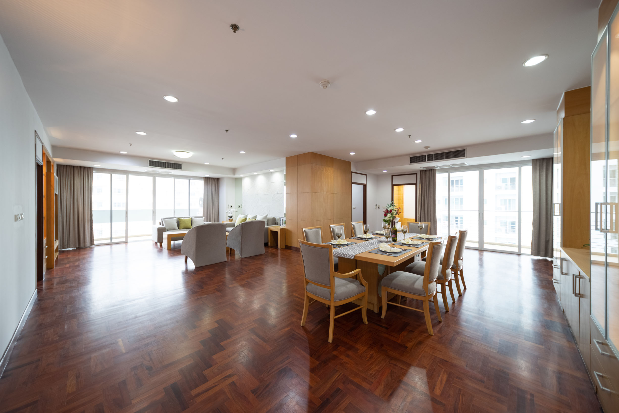 Luxury 3-Bedroom Apartment Sukhumvit 24 for Rent | 250 SQM